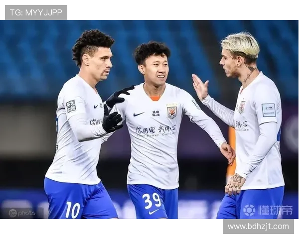 成都二转引外援未成主力 引发球队战略调整讨论 成都二转引外援未成主力 引发球队战略调整讨论